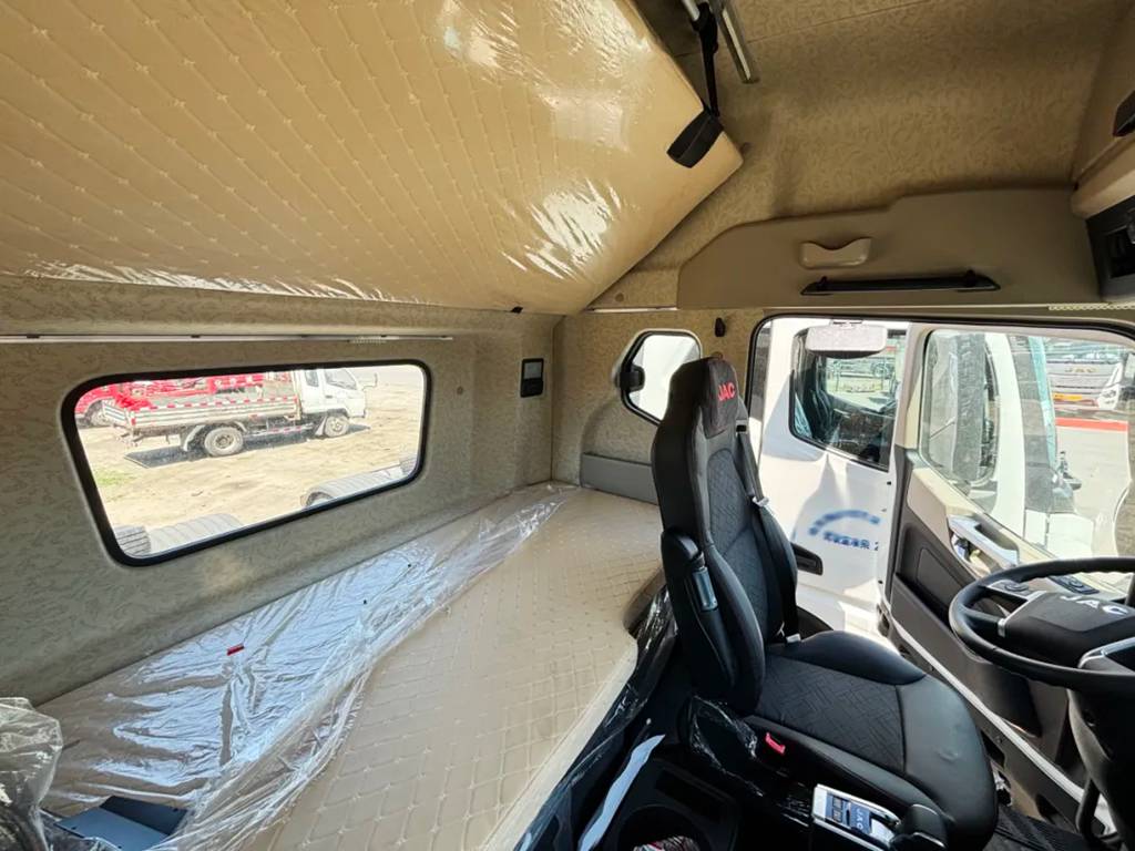 Star Product | JAC Star X7 Creates a “Safety Fortress” for Hazardous Goods Transportation!