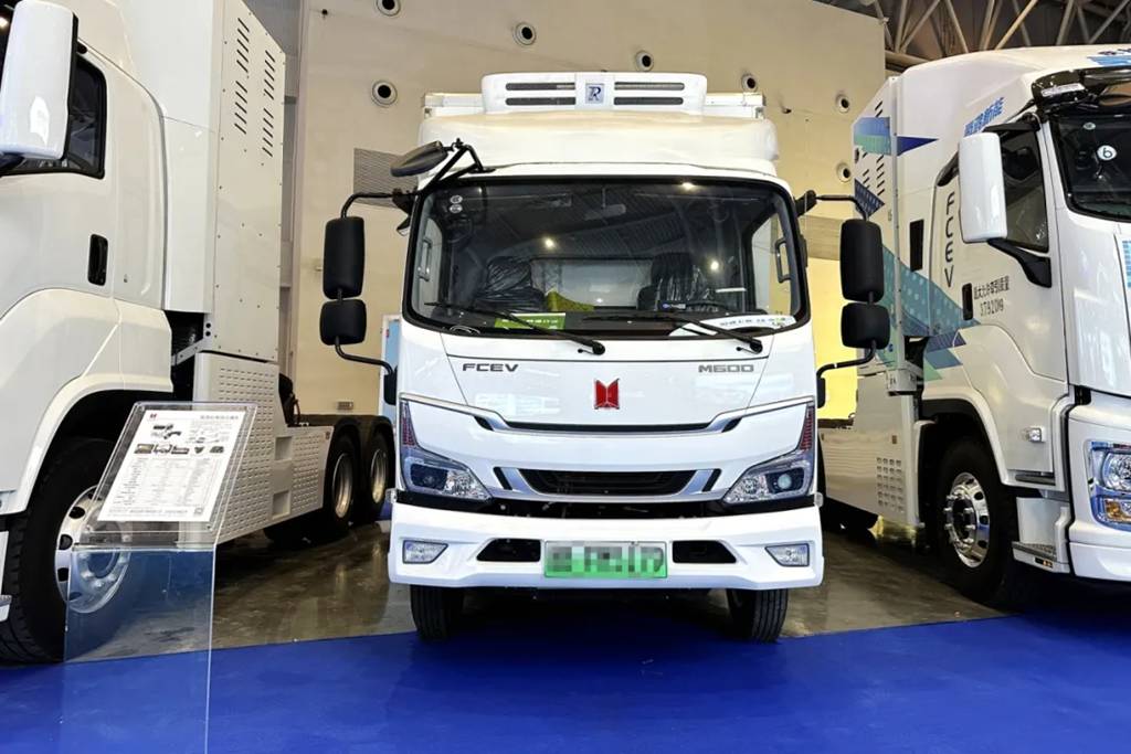 Three Hydrogen Fuel Cell Models from Qingling Shine at the 2024 Land-Sea New Corridor International Logistics Expo