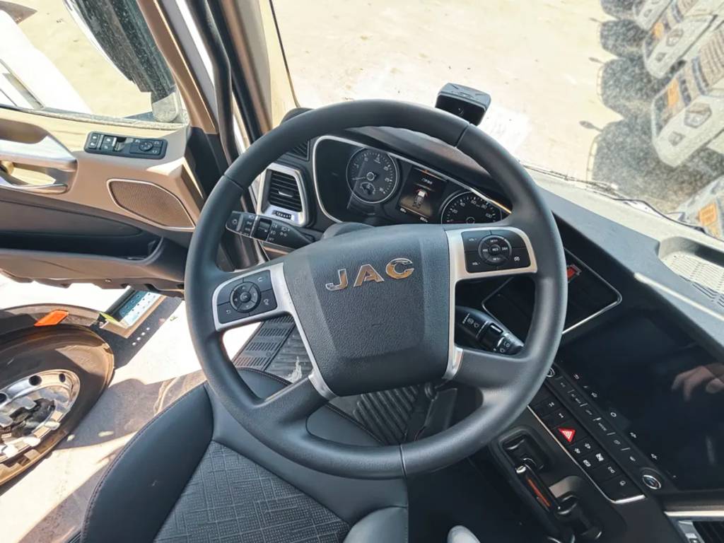 Star Product | JAC Star X7 Creates a “Safety Fortress” for Hazardous Goods Transportation!