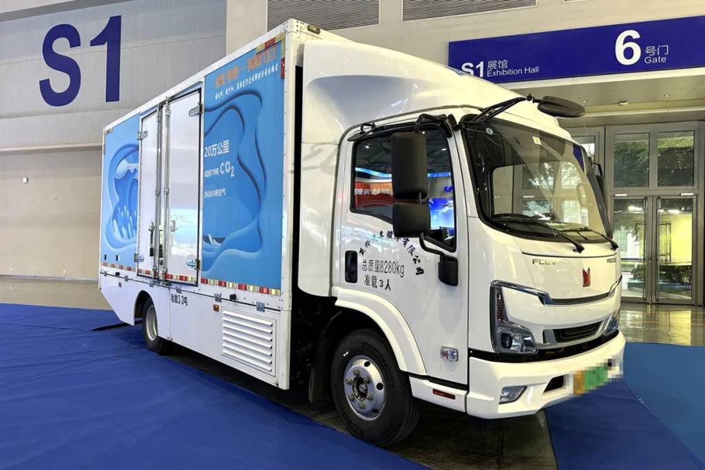 Three Hydrogen Fuel Cell Models from Qingling Shine at the 2024 Land-Sea New Corridor International Logistics Expo
