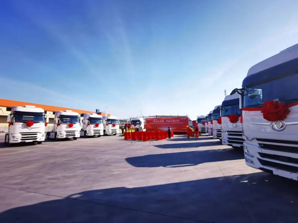 The First Batch of 12! Dongfeng Tianlong GX Drives Cross-Border Growth
