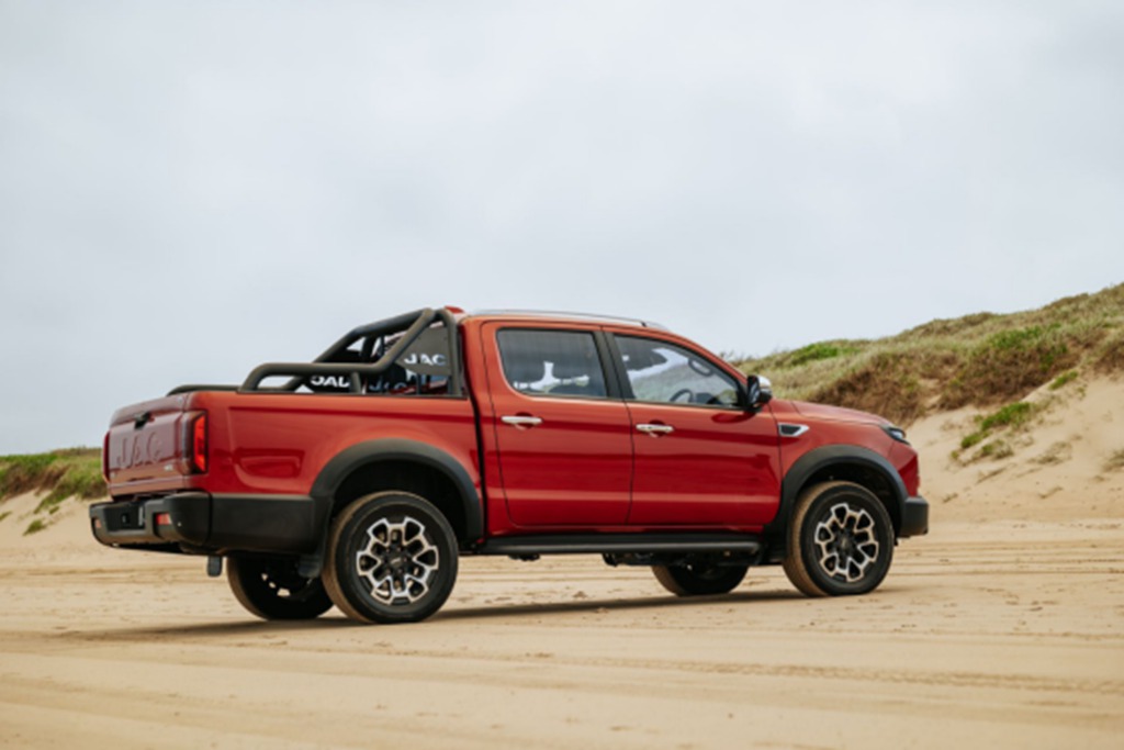 JAC Pickup Trucks: 44,200 Units Exported from January to October, Crowned China's No. 1 Pickup Exporter