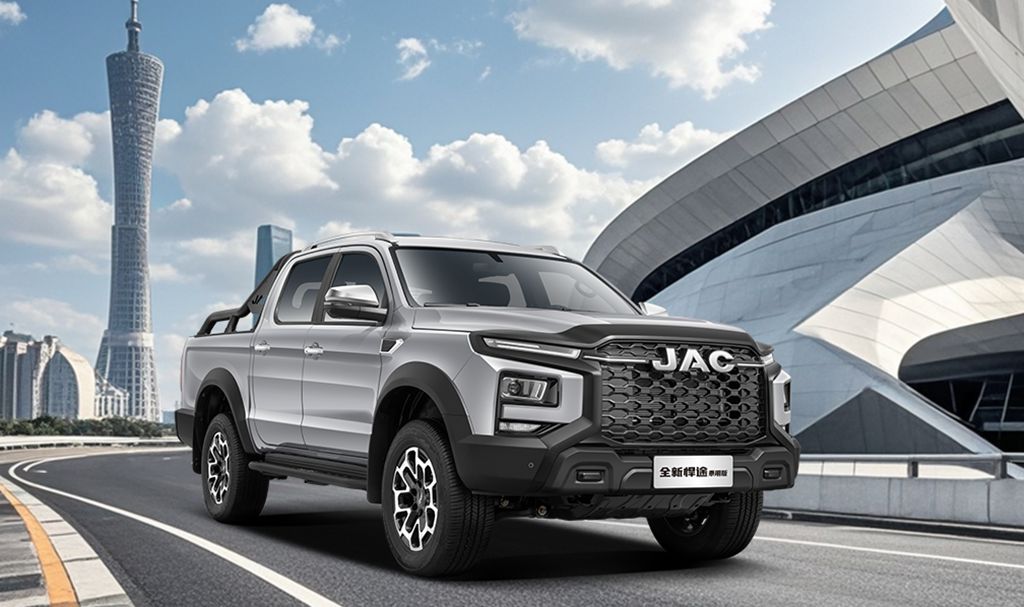 Who Says Pickup Trucks Lack Comfort? The All-New Hantu Passenger Edition Proves Its Strength!