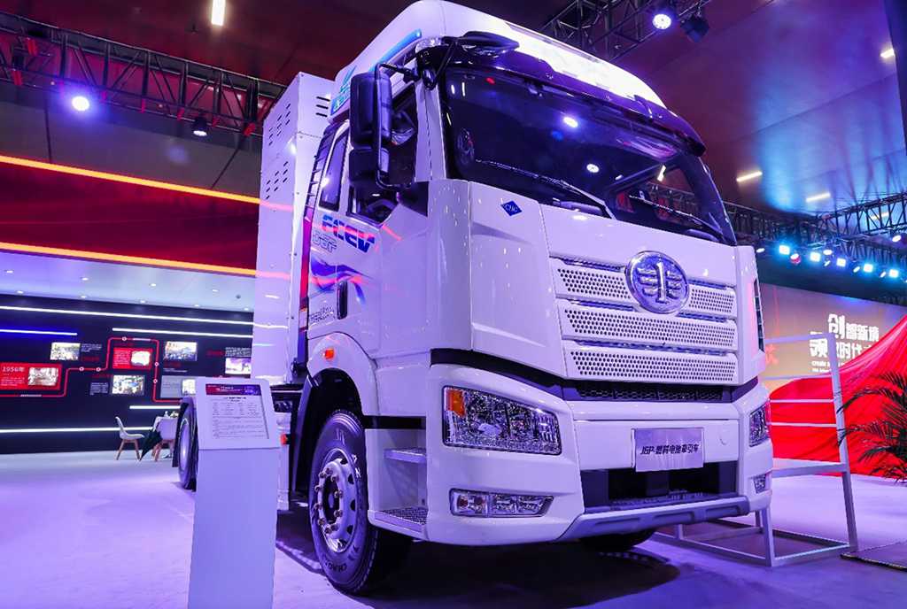 FAW Jiefang J7 Chuangling Edition Tractor Truck Grand Launch!
