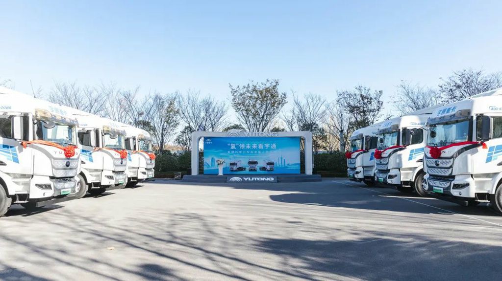Powerful Witness | Yutong Hydrogen Fuel Heavy-Duty Truck High-Speed Version Launched and Delivered, Leading Zero-Carbon Transport to New Heights
