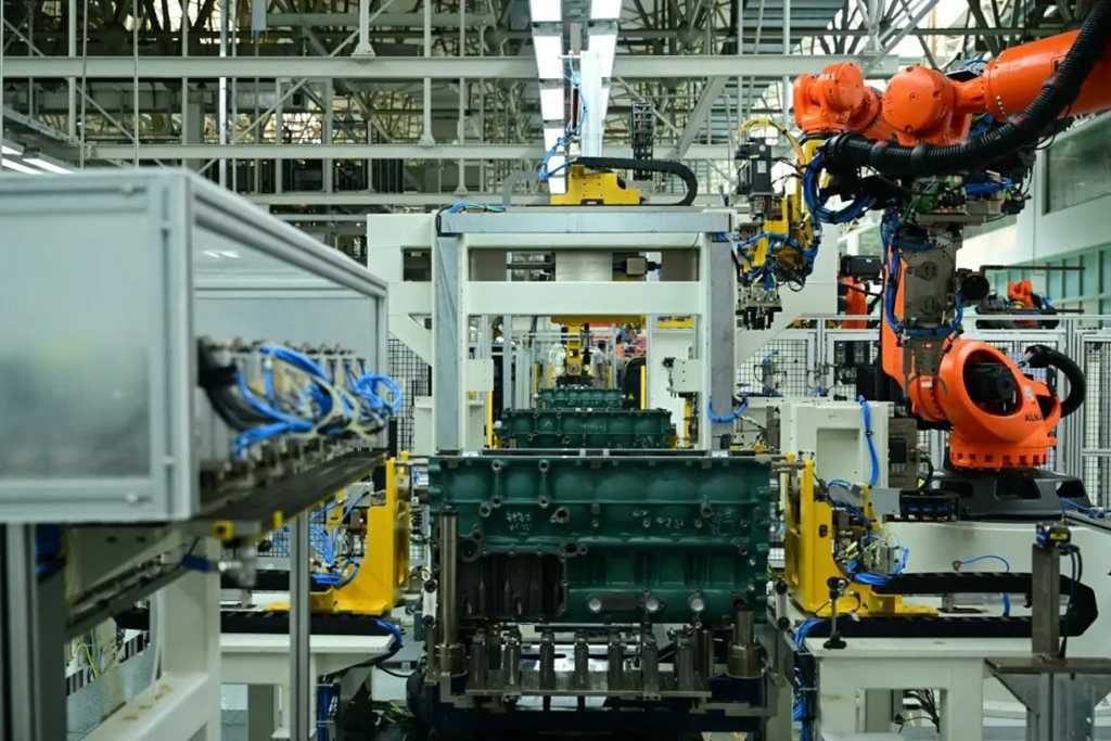 FAW Jiefang 6DV Super Factory Starts Production and Debuts First Hydrogen Engine