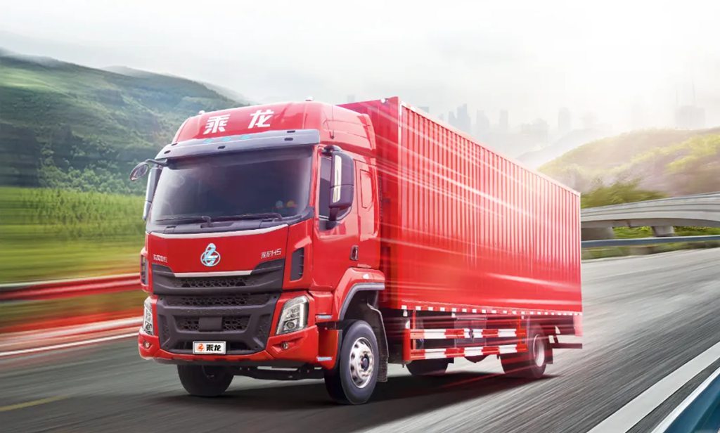 The Double 12 Logistics Peak Has Arrived: Chenglong H5 Single Axle Truck Helps You Dominate the Express Market