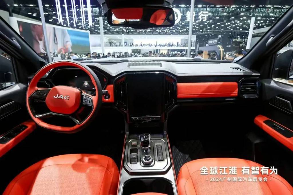 Stable at the Top of Chinese Pickup Truck Exports! JAC Pickup Sales Reach 5,666 Units Globally in November
