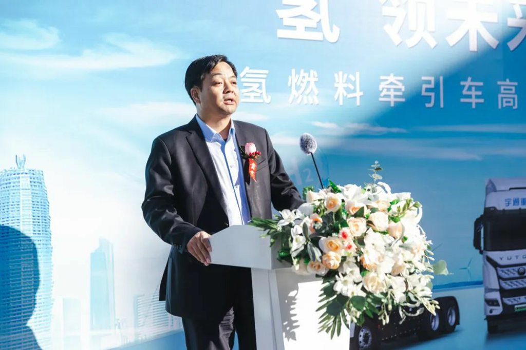 Powerful Witness | Yutong Hydrogen Fuel Heavy-Duty Truck High-Speed Version Launched and Delivered, Leading Zero-Carbon Transport to New Heights