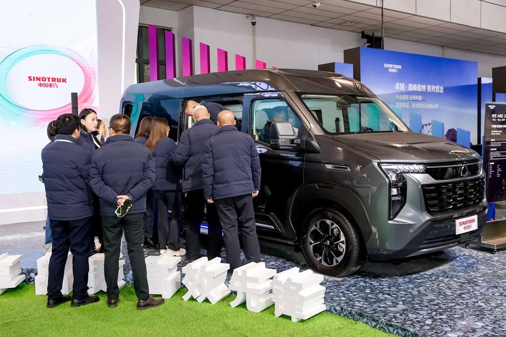 Sinotruk Officially Launches the All-New Light Bus Brand Vanguard V with a Full Range of Models