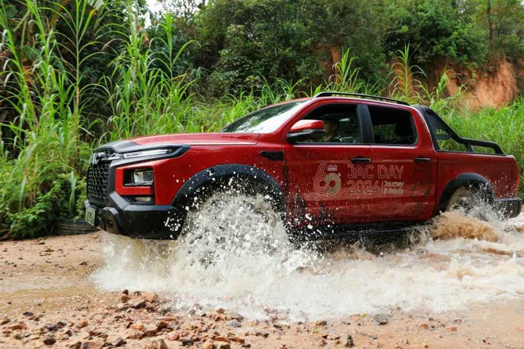 Stable at the Top of Chinese Pickup Truck Exports! JAC Pickup Sales Reach 5,666 Units Globally in November