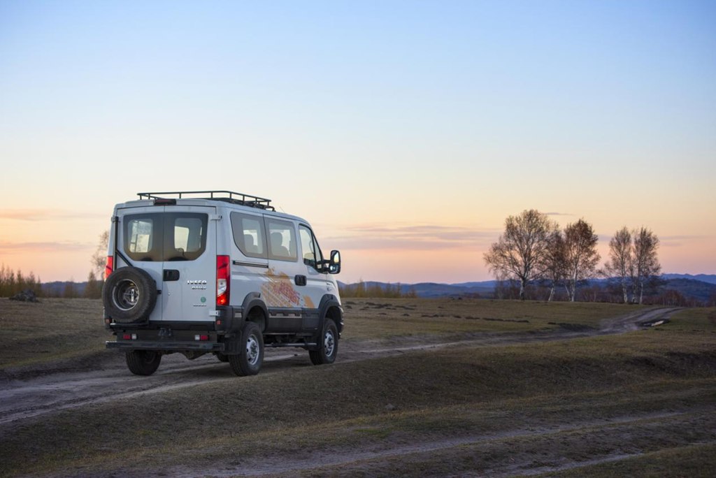 Off-road Vehicle Instantly Transforms into a Camping RV: Drive the Iveco Ouba·Shanhai to Unlock New Fun