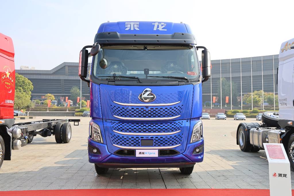 Still late for green transport? That's because you don't have the 630-horsepower Chenglong H7 Pro Green Transport RV!