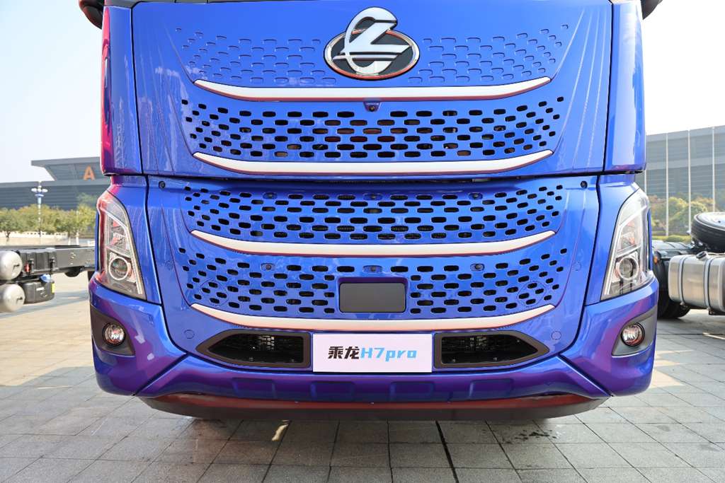 Still late for green transport? That's because you don't have the 630-horsepower Chenglong H7 Pro Green Transport RV!