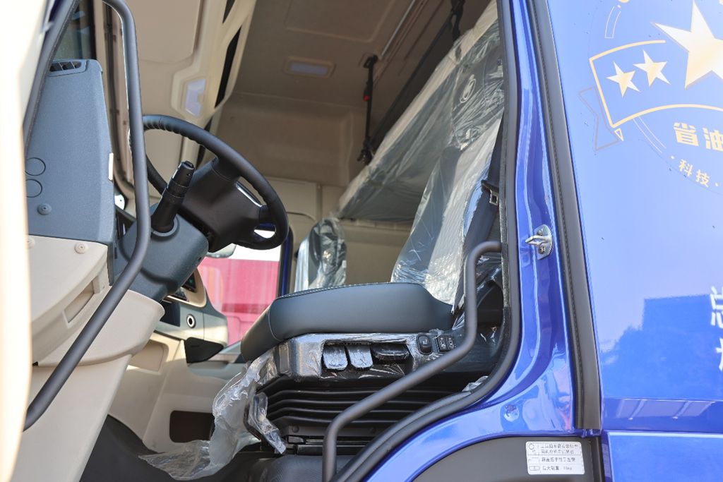 Still late for green transport? That's because you don't have the 630-horsepower Chenglong H7 Pro Green Transport RV!