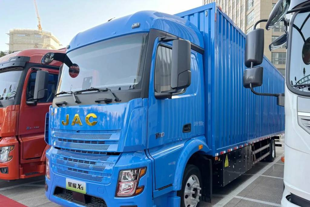 JAC Star Shine X5 400 kWh Pure Electric Cargo Truck: More Efficient 2C Fast Charging for Short and Medium Distance Express Delivery