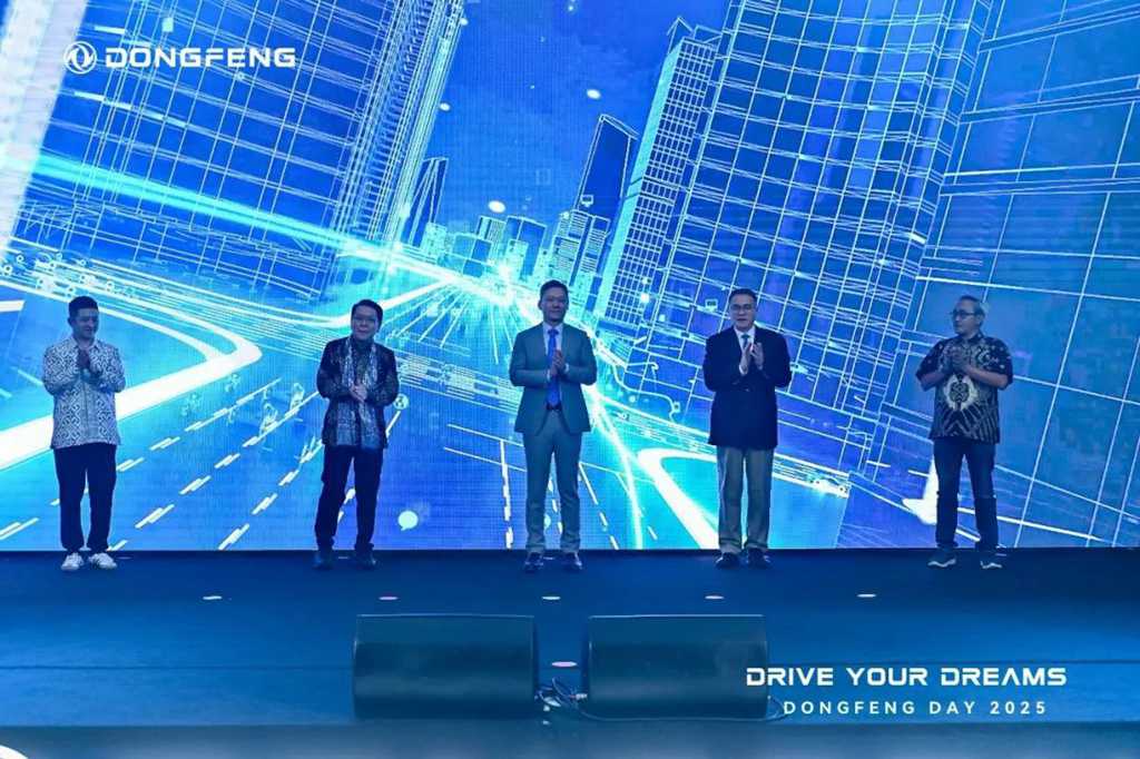 New Overseas Right-Hand Drive Vehicle Products of Dongfeng Commercial Vehicles Launched in the Southeast Asian Market!