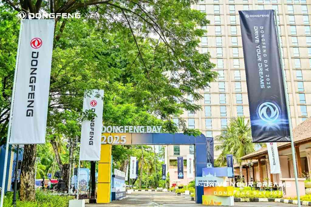 New Overseas Right-Hand Drive Vehicle Products of Dongfeng Commercial Vehicles Launched in the Southeast Asian Market!