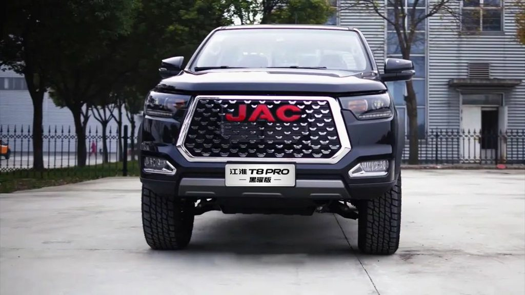 It's dark! It's cool! It's wild! The JAC T8 PRO Obsidian Edition redefines your exclusive style!
