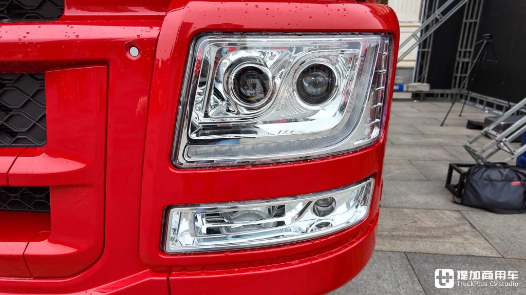 Empowered by the Loong-Gine 3.0 Power Chain! High Efficiency, Intelligence, Fuel Saving, and Cab Upgrade, the New Rongyao Version of DFCV Tianlong KX is Here!
