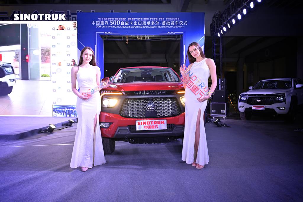The first batch of 500 orders in the South American market was delivered! Sinotruk Bolden pickup truck sets a new record for overseas exports