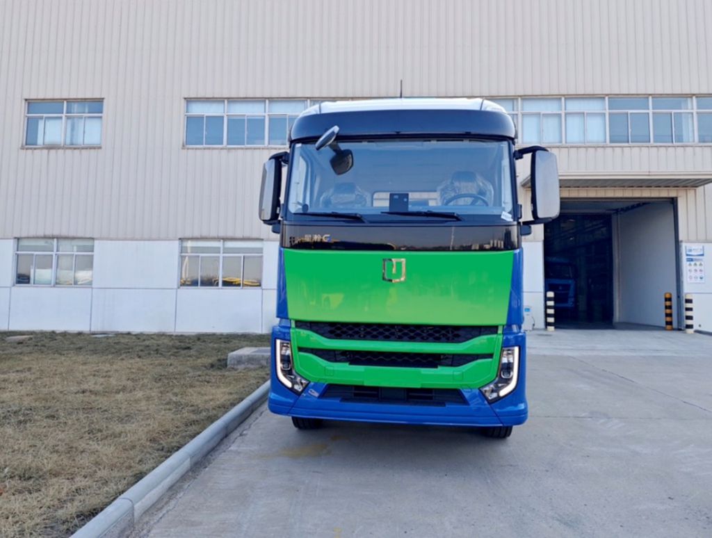 China's First Batch! 200kW Hydrogen Fuel Cell Heavy Trucks Roll Off the Production Line