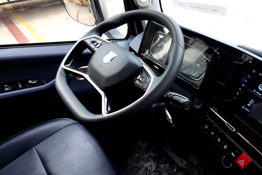 Leading the Reform of National Light Truck Logistics, the National Debut of the New Generation of Weichai Landking X7-190 Horsepower