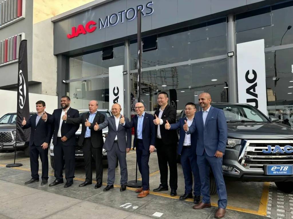 Grand Opening: The New JAC Hunter Pickup Truck Launches in Peru, Setting Sail for a New Era