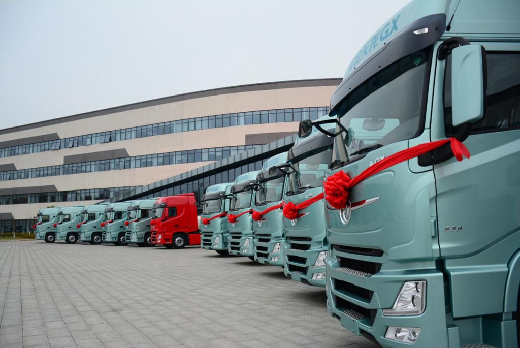 Another Delivery of the Dongfeng Tianlong GX High-end Heavy Truck, Helping the Smart Upgrade of the Cotton Yarn Special Line in Hotan, Xinjiang
