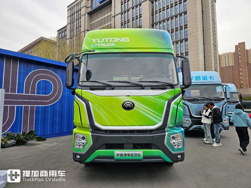 Yutong Commercial Vehicles Launches an 800 - kWh Tractor with a Range of Over 600 Kilometers! Real - shot of Yutong Yuanjie T800