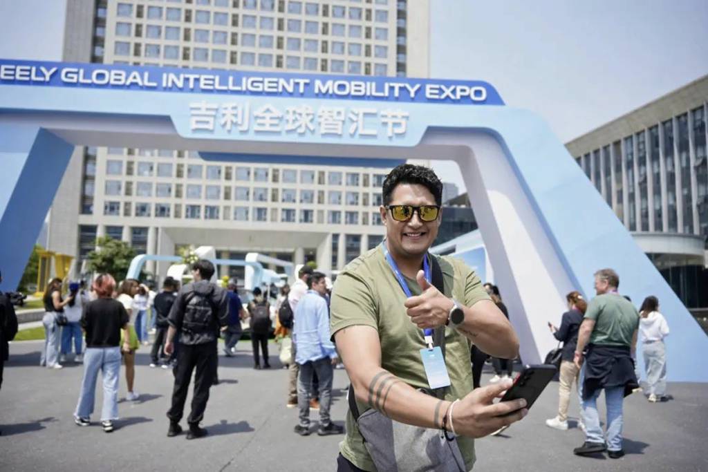 Debuting at Geely's Global Intelligence Festival, Overseas Media Praise the Farizon Xinghan H Collectively