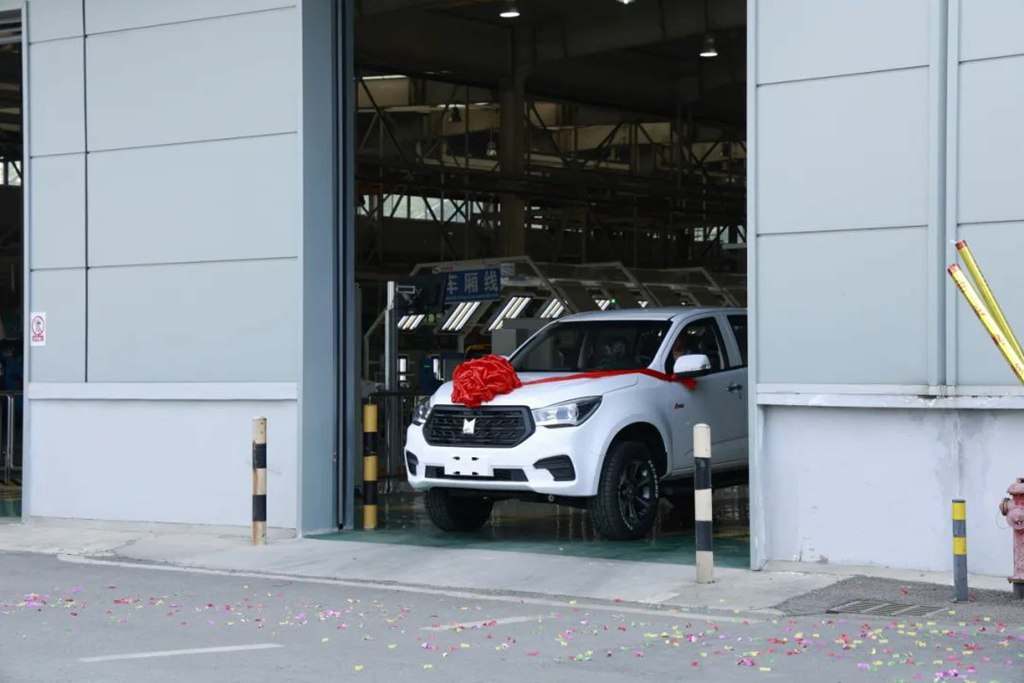 The First T28 Entrepreneur Pickup Truck of Qingling Rolls off the Production Line, with All - Scenario Applications and the Ability to Shoulder Heavy Loads