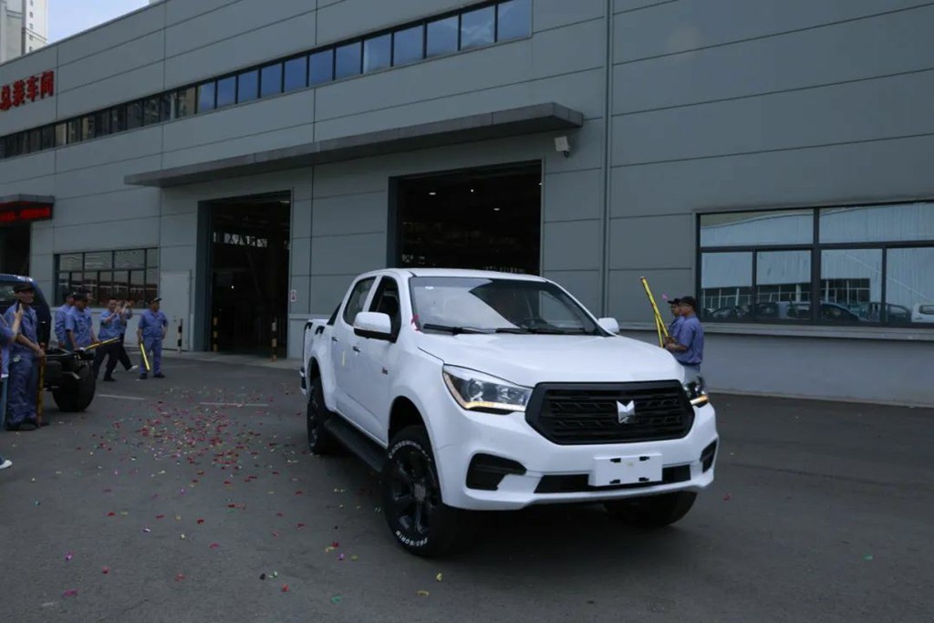 The First T28 Entrepreneur Pickup Truck of Qingling Rolls off the Production Line, with All - Scenario Applications and the Ability to Shoulder Heavy Loads
