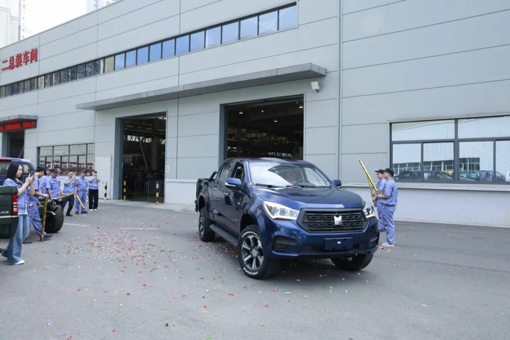 The First T28 Entrepreneur Pickup Truck of Qingling Rolls off the Production Line, with All - Scenario Applications and the Ability to Shoulder Heavy Loads