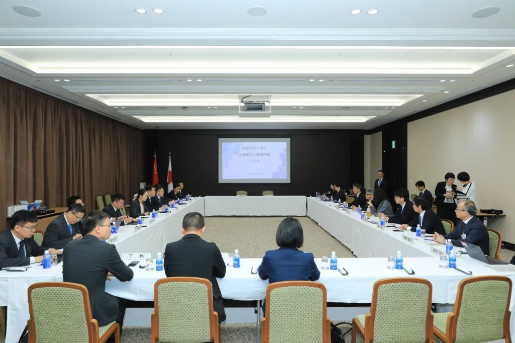 Sinotruk and Toyota Motor Sign a Strategic Cooperation Agreement