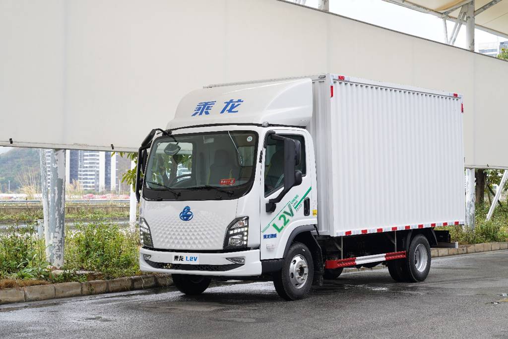 450km Ultra-long Range! The Chenglong L2V Large-battery Light Truck Ensures Worry-free Urban Distribution Transportation