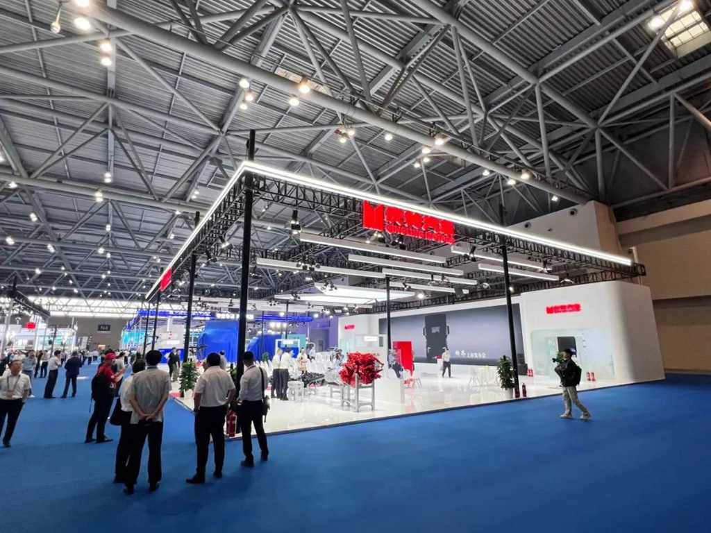 Qingling Unveils Two Global Premiere Models at Western China Fair: Intelligent Heavy Truck Lingjie and Efficient Light Truck Lingkun