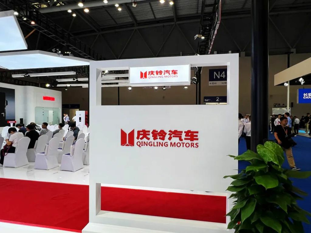 Qingling Unveils Two Global Premiere Models at Western China Fair: Intelligent Heavy Truck Lingjie and Efficient Light Truck Lingkun