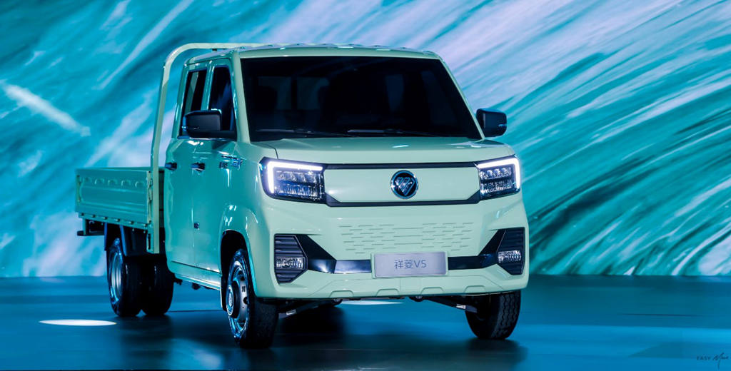 Foton Motor's "World - class Leap - forward Strategy" was released, and the Xiangling V5 was launched globally simultaneously
