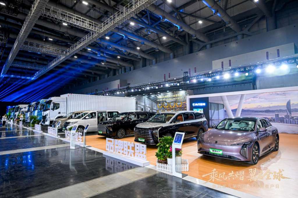 DFLZM's 9th 67 Brand Customer Day Highlights: Three-Dimensional Upgrades in Overseas Expansion, New Energy, and Public Welfare
