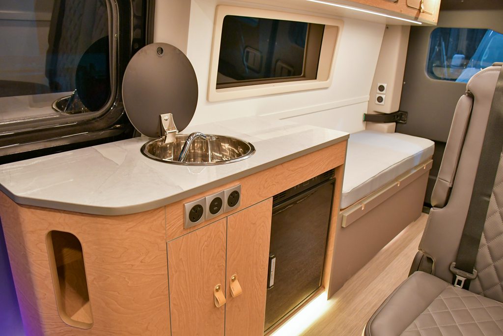 Sinotruk Vanguard V's First Official Modified Camping Vehicle Is Here