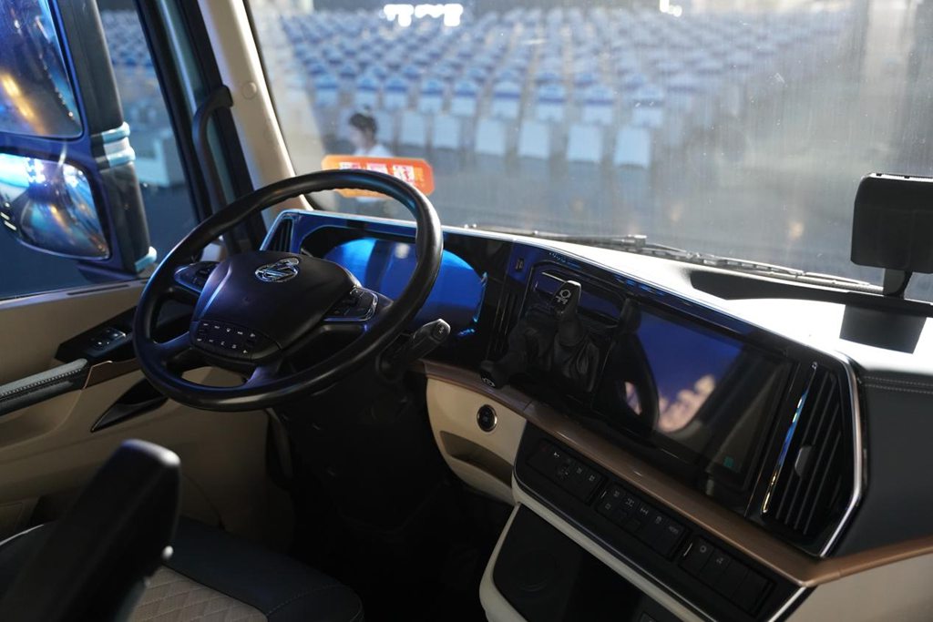 Great Breakthrough in Three-Electric Technologies! Chenglong YIWEI 5 Sets a Performance Benchmark for New Energy Heavy-Duty Trucks
