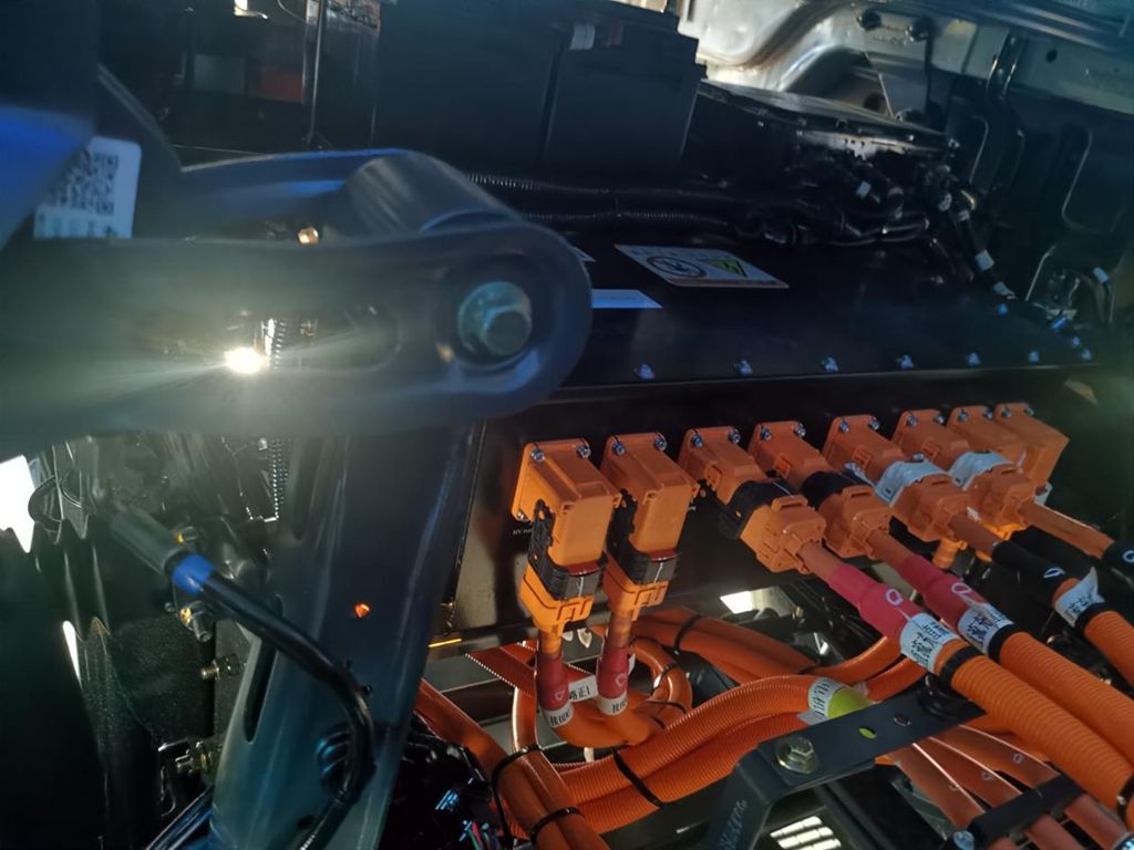 Great Breakthrough in Three-Electric Technologies! Chenglong YIWEI 5 Sets a Performance Benchmark for New Energy Heavy-Duty Trucks