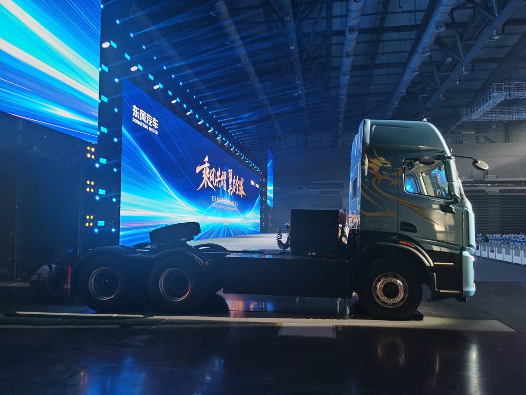 Great Breakthrough in Three-Electric Technologies! Chenglong YIWEI 5 Sets a Performance Benchmark for New Energy Heavy-Duty Trucks