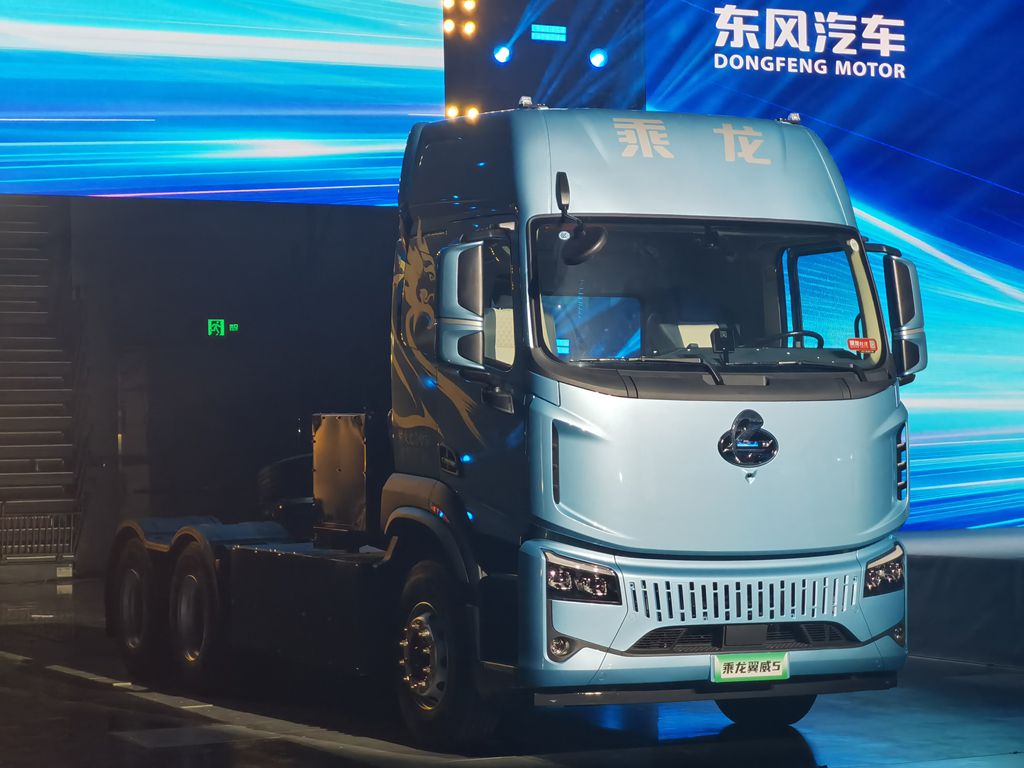 Great Breakthrough in Three-Electric Technologies! Chenglong YIWEI 5 Sets a Performance Benchmark for New Energy Heavy-Duty Trucks