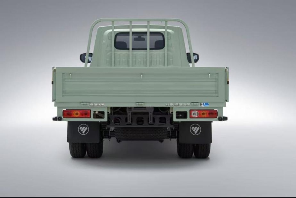 Xiangling V5 Wide-body Heavy-duty micro-truck: More Loading, More Saving, More Earning