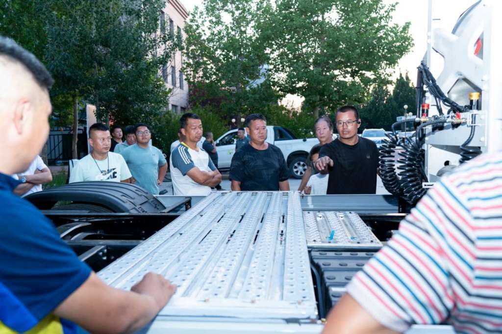 The First Stop of Dongfeng Commercial Vehicles' Express Tractor National Tasting Event Kicks off in Weifang