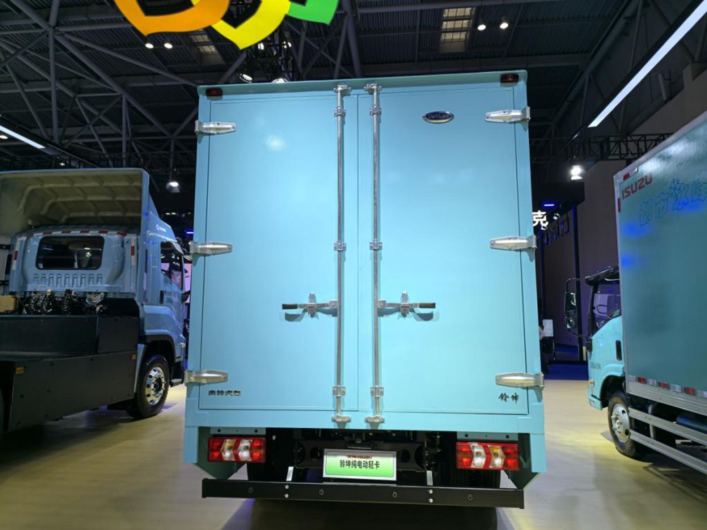 Defining a New Era of Efficient Logistics: Qingling Linkun Leads the New Energy Light Truck Track