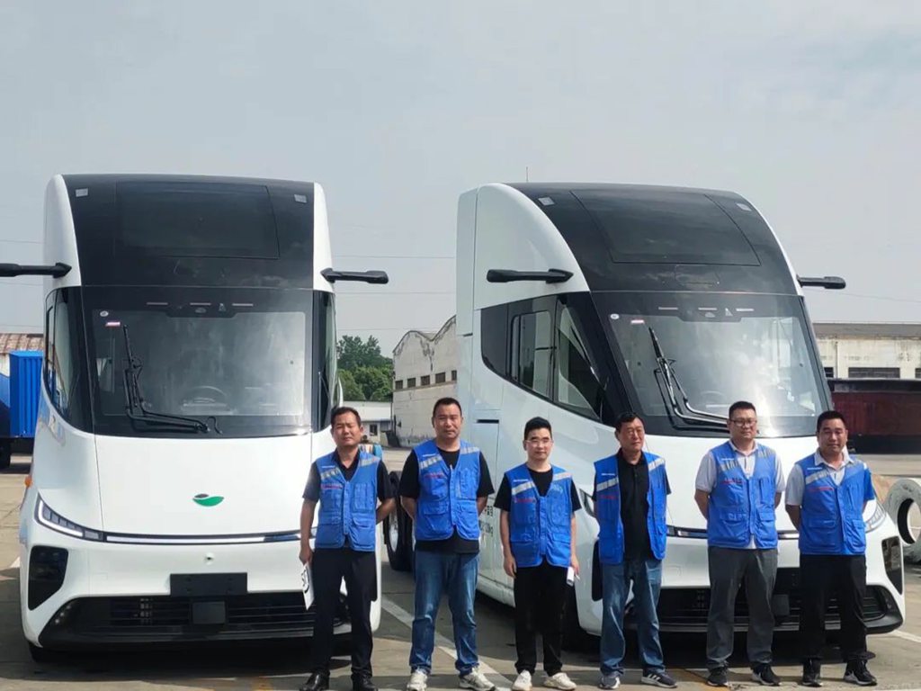 Windrose R700 with 670km Range Officially Delivered to Rongqing Logistics