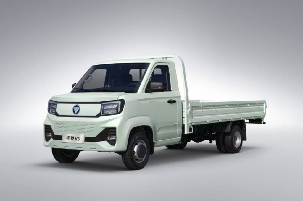 Xiangling V5 Wide-body Heavy-duty micro-truck: More Loading, More Saving, More Earning